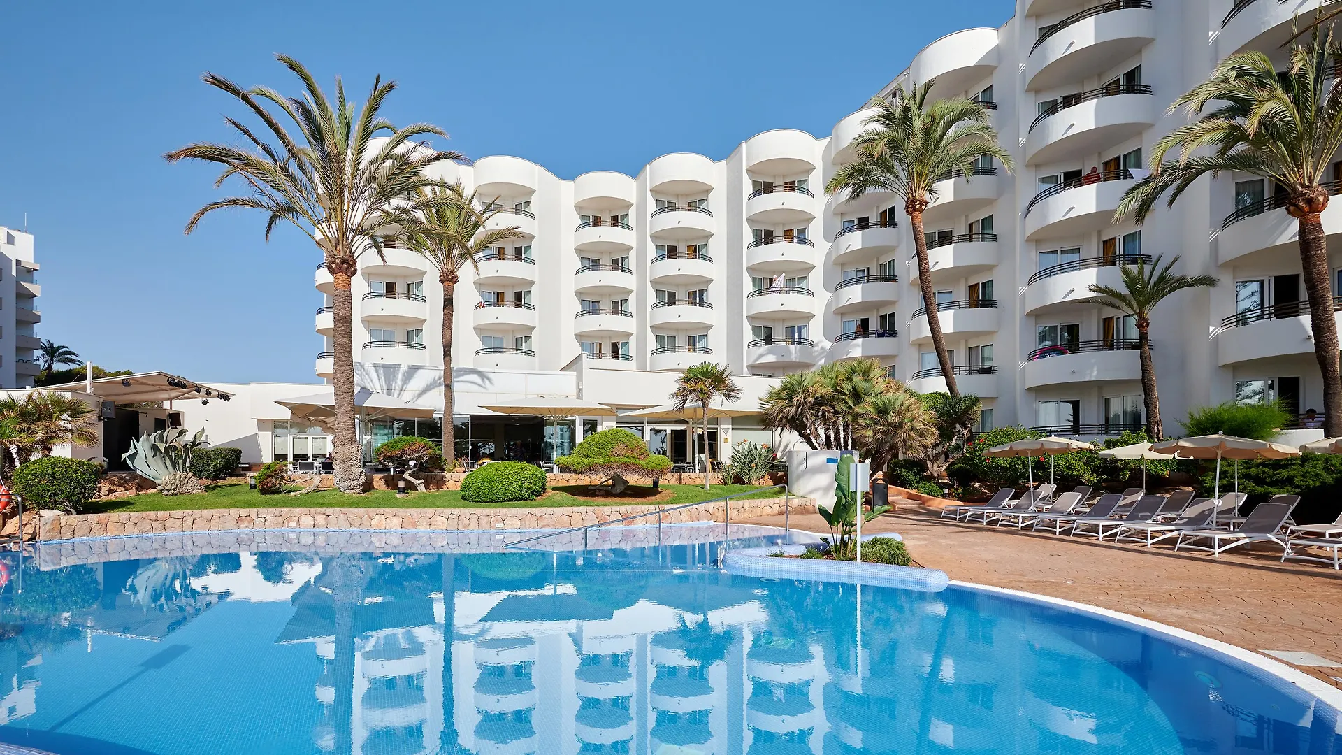 Hipotels Dunas Aparthotel Cala Millor  Spain